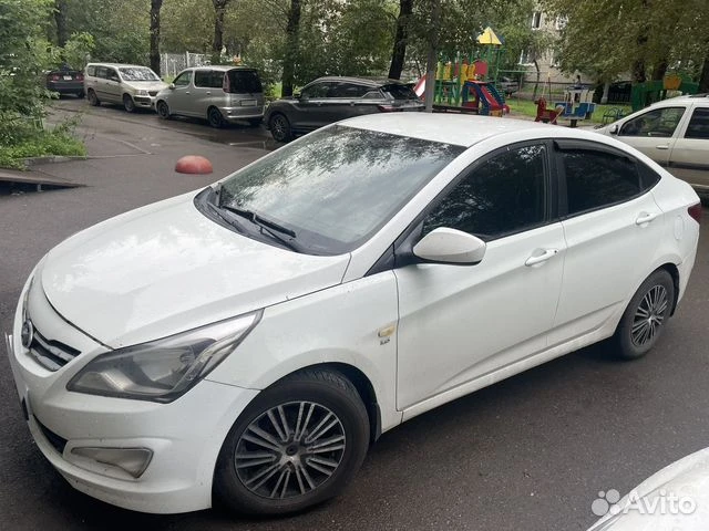 🚗 Модель: Hyundai Solaris 1.6 AT, 2015, битый, 212 528 км