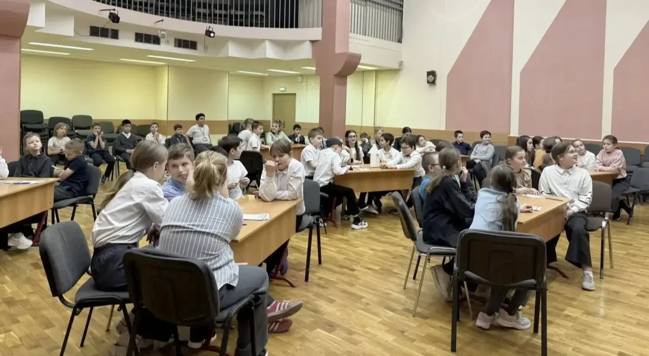 🎓 26 марта в начальной школе прошёл квиз «Мир профессий»!  Социальный педагог Анастасия Аркадьевна М