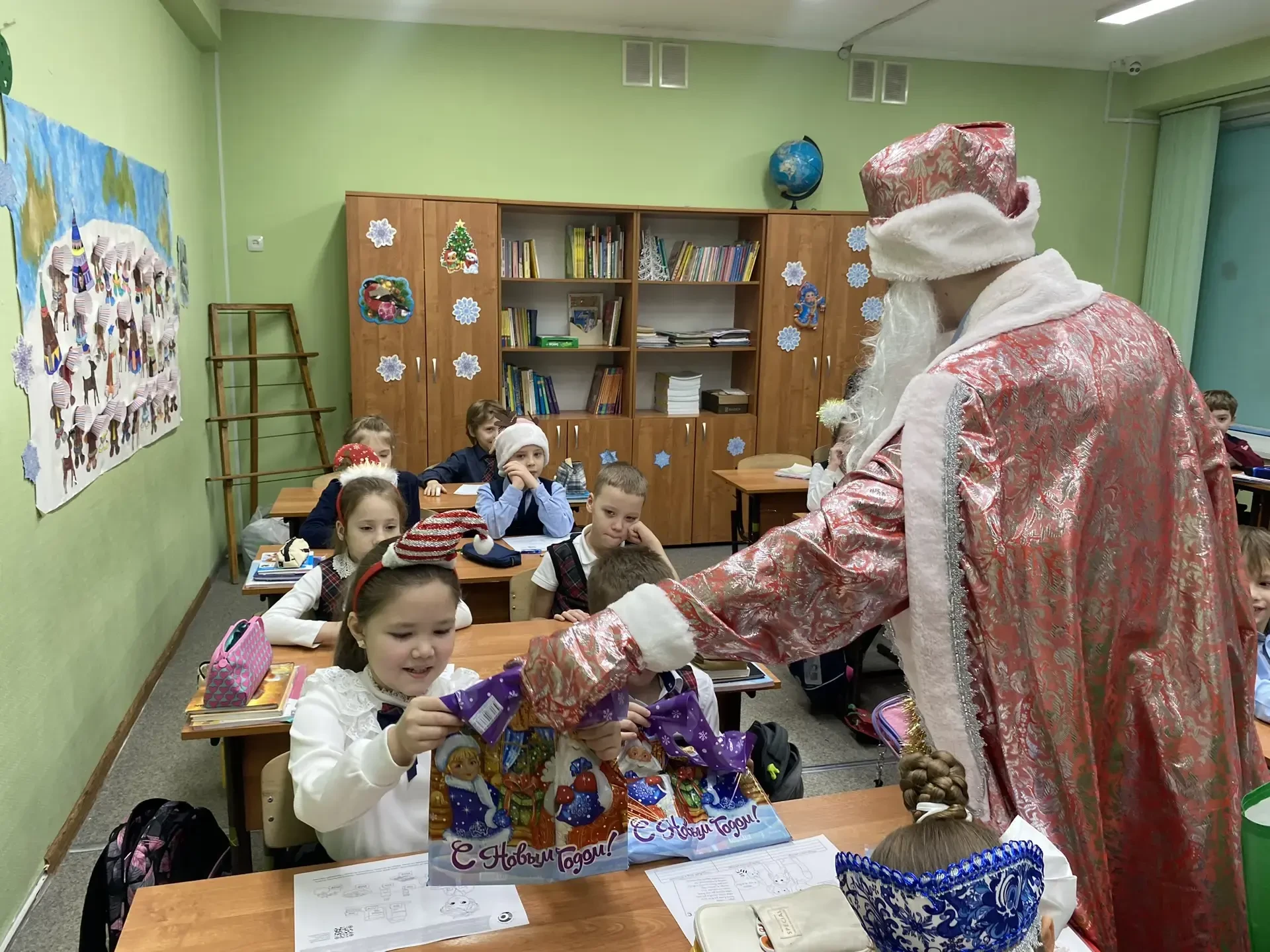 Время чудес настало! ✨В коридорах звенел не только школьный звонок, но и весёлый детский смех, потом