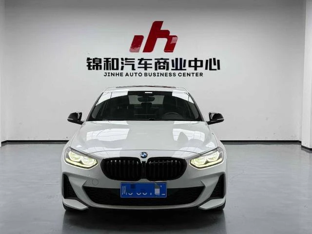 🚘 Не каждый BMW должен быть большим седаном или кроссовером. Иногда достаточно сесть з...