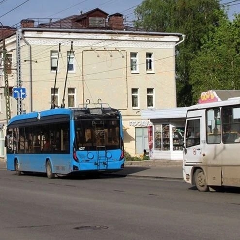 После многочисленных жалоб в Петрозаводске изменили расписание автобусов и троллейбусов.
