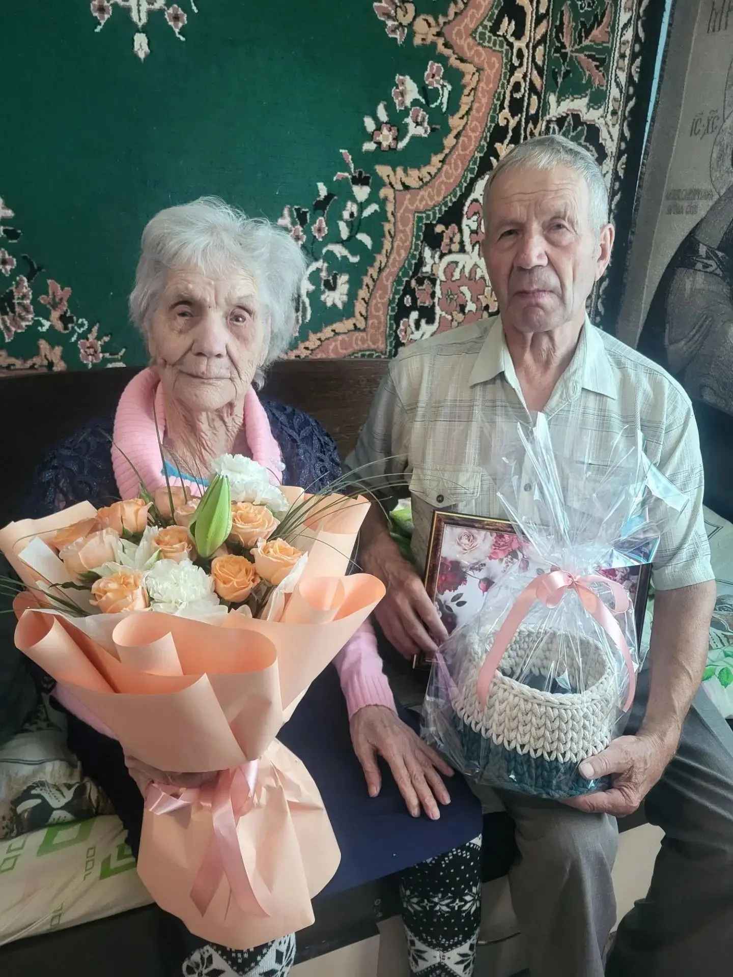 28 июля в селе Манжерок с глубоким уважением и почтением поздравили с 95-летним юбилеем долгожительн