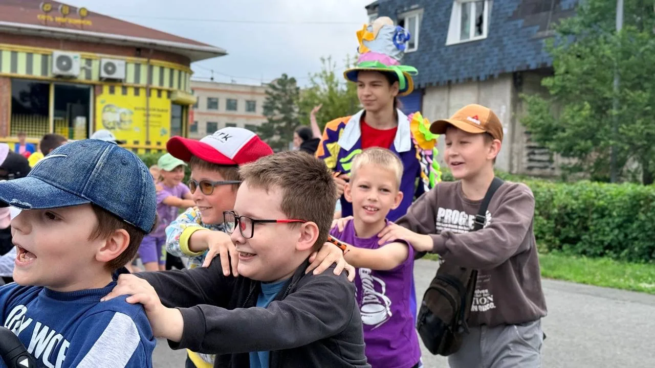 🎉Прямо сейчас в Детском парке проходит открытие второй смены пришкольных лагерей!