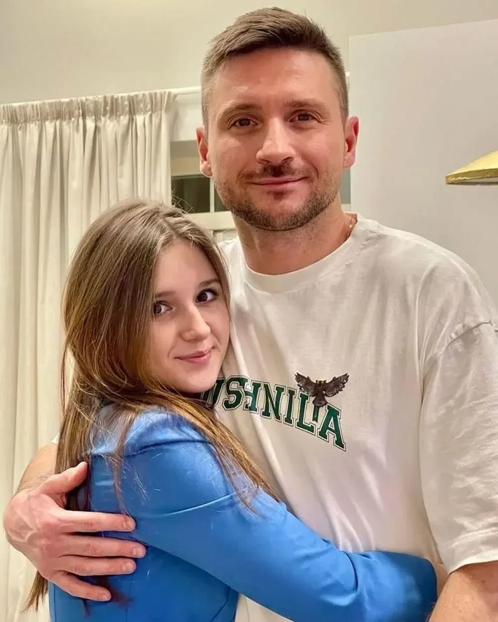Мало кто знaет, что Сергей Лазарев уже больше 10 лет воспитывает свою племянницу Алину ...