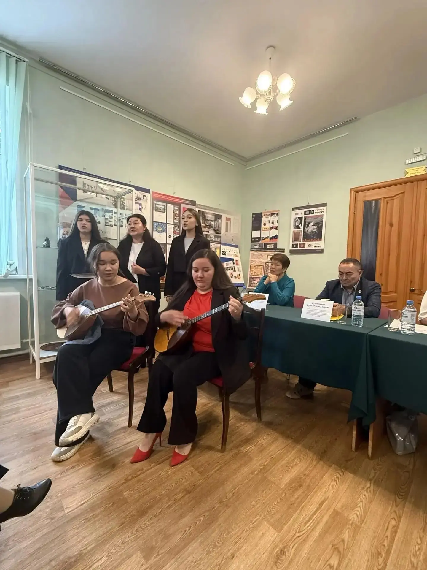 8 июня преподаватели Кудашева Г. Г., Баймурзина А.Ф. и студенты вокального отделения Си...