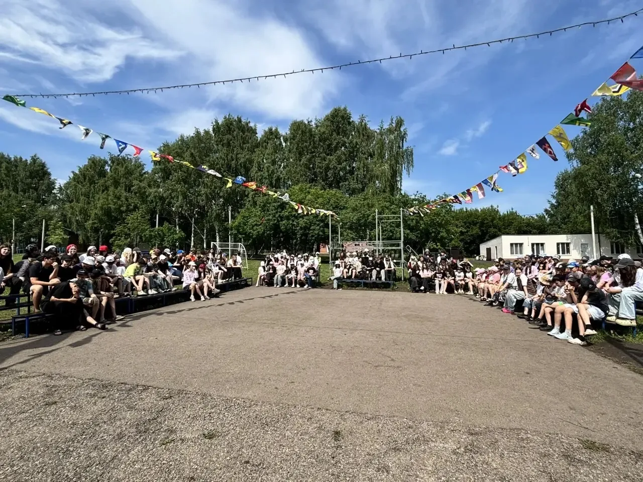 Безопасность + Законность = Идеальные каникулы!

Дёмское УГЗ совместно с инспектором по делам несове