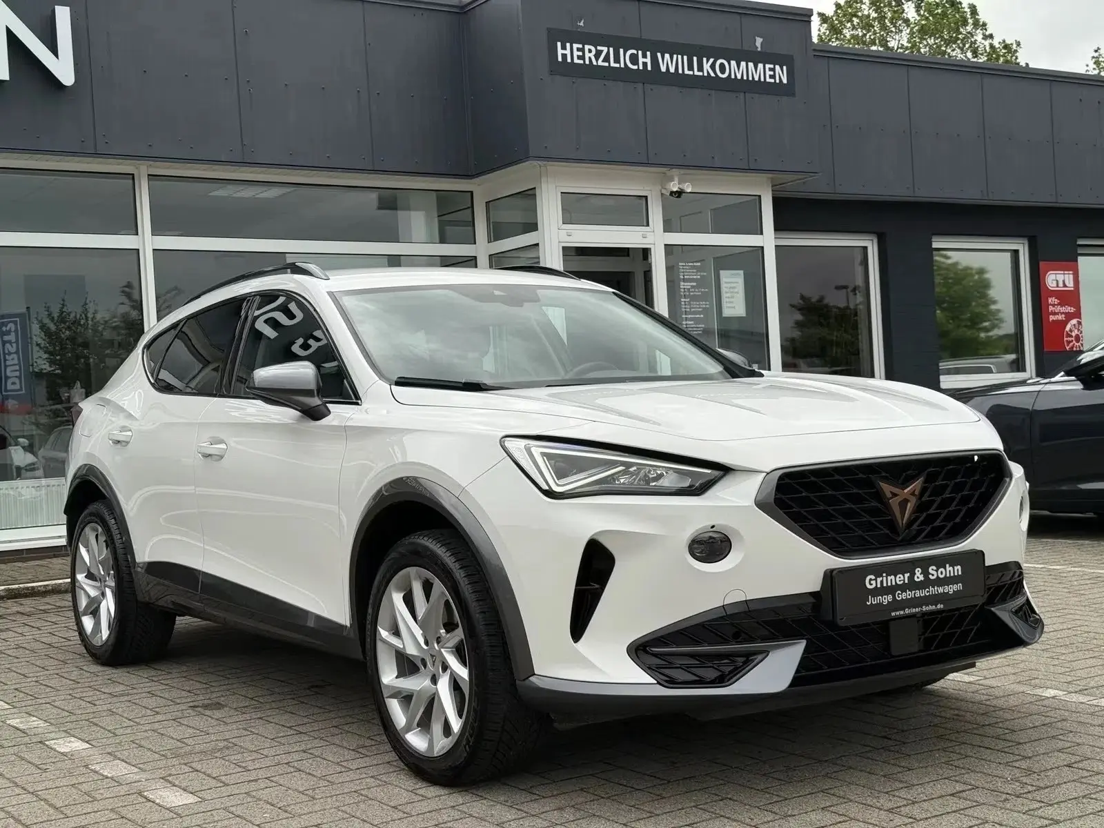 Доступен к заказу 🔝 Из Германии

☑️Cupra Formentor
☑️Год выпуска 2023 
☑️Пробег 29.000км
☑️Двигател