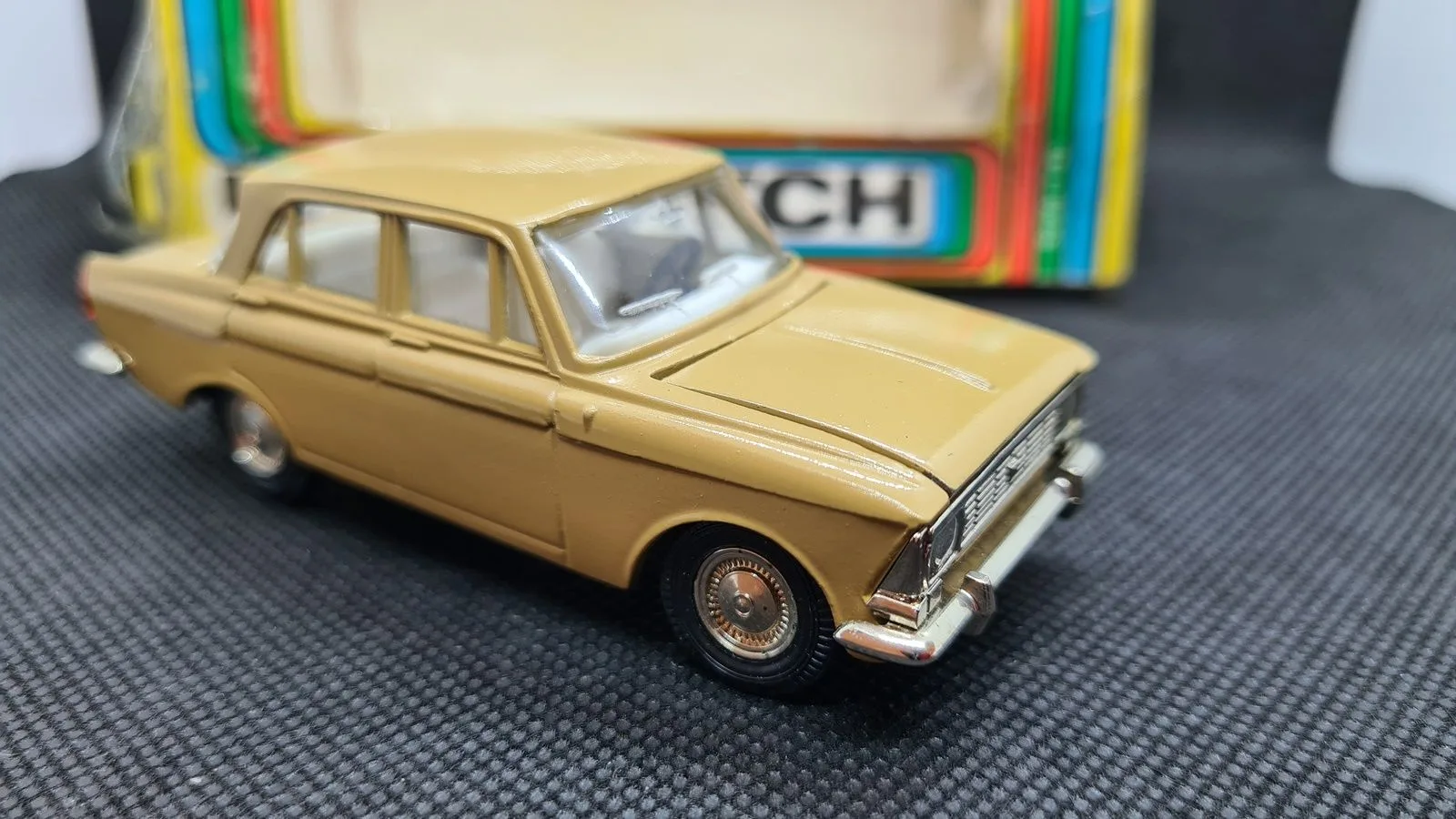 Москвич 412 | «Тантал» (Саратов) | СССР, 1980-е гг.
Масштаб 1:43 зародился в Великобритании, где изн