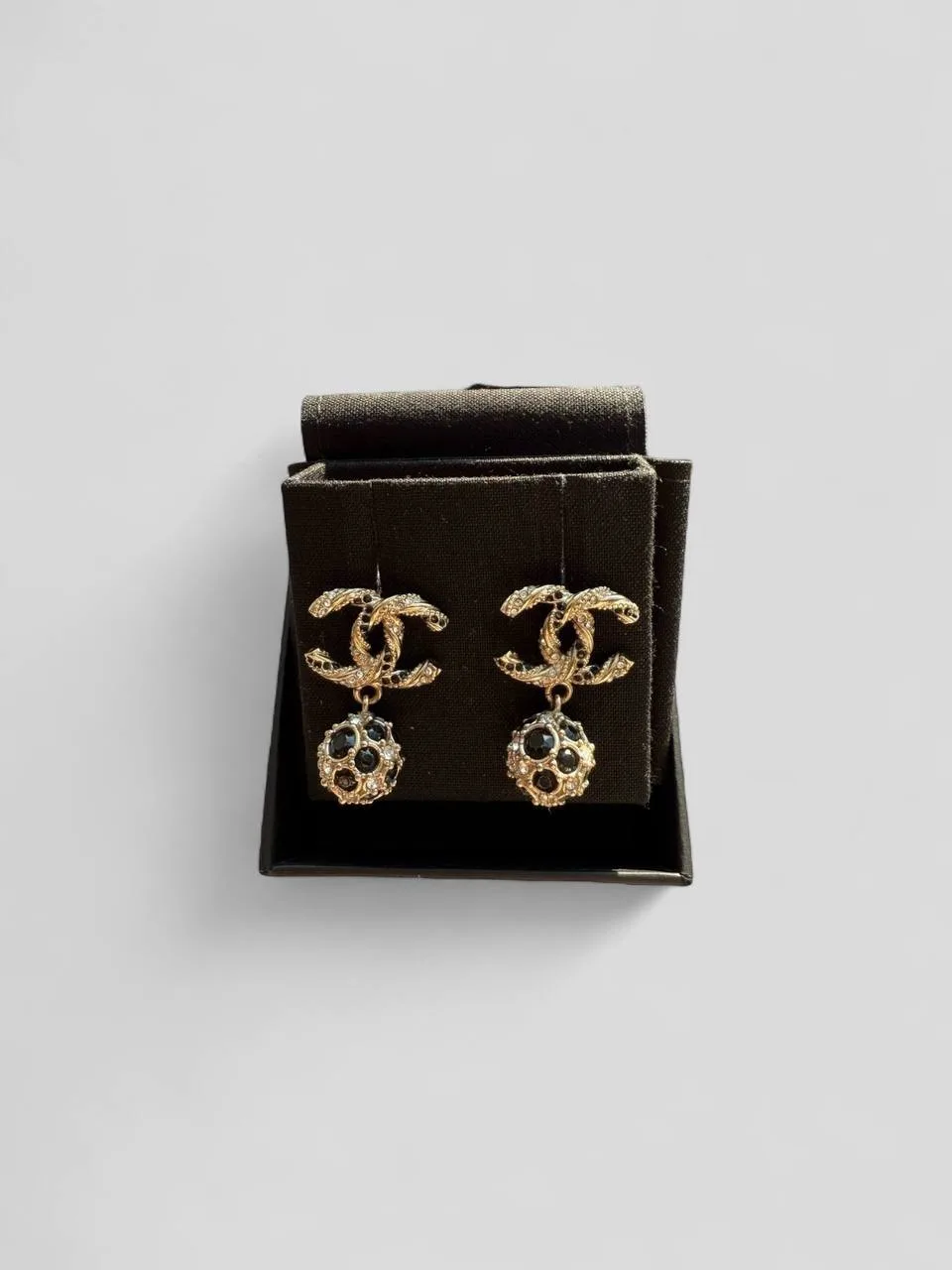 Новые серьги Chanel, полный комплект.