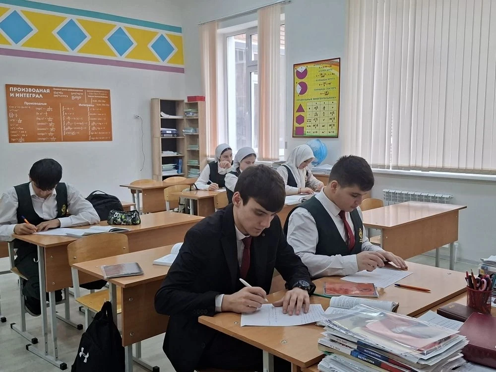 ПДО Шаипова М.Х. провела занятие в объединении "Пирамида" на базе СОШ 4 с.Ножай-Юрт на ...