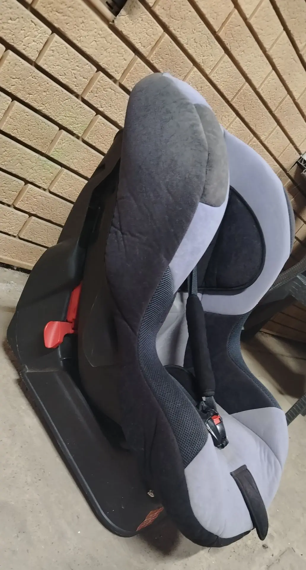 Продам автокресло. 1200.ст динская 89892760561