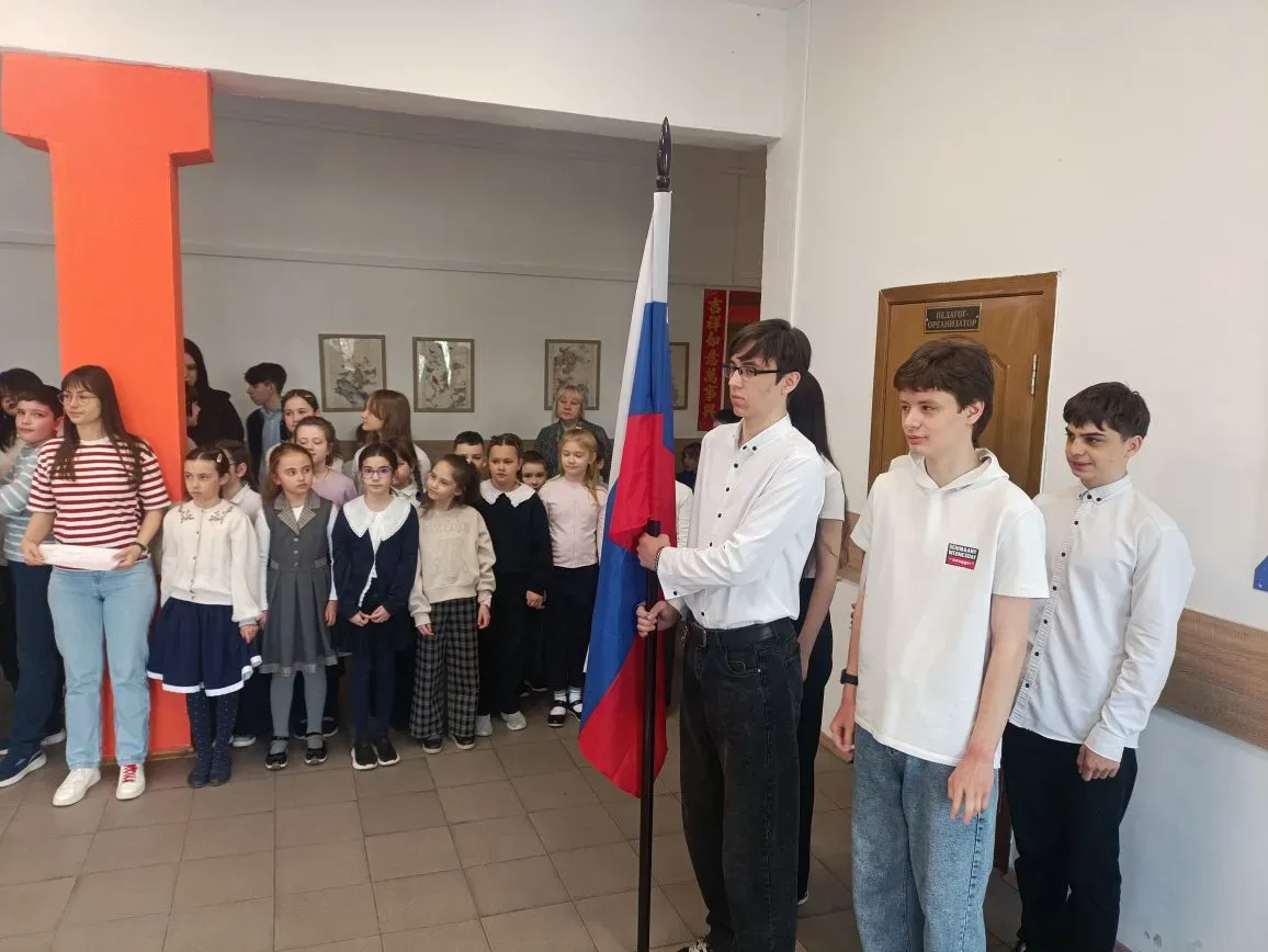 🚀 После каникул — только на взлёт!  🌟 Если очень захотеть — можно и в космос полететь! После весенни