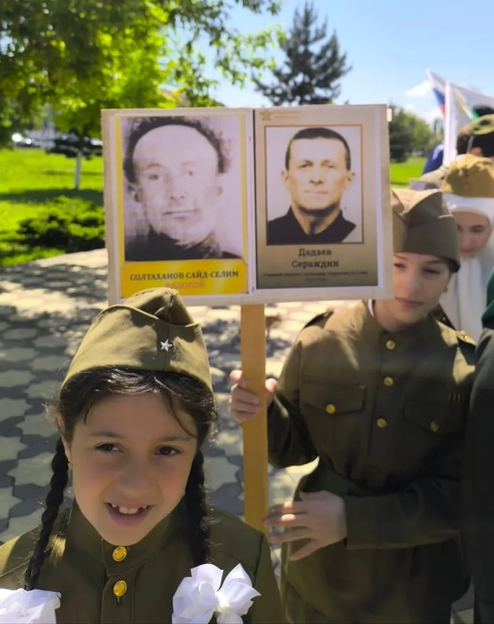 В нашей школе прошла акция «Бессмертный полк», организованная активистами школы.