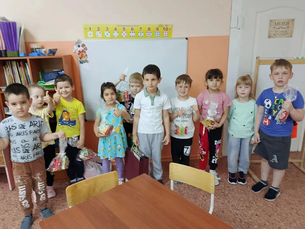 Май богат на именинников, вот и наш Норик повзрослел на год — ему исполнилось 6 лет! 🎂🎈
