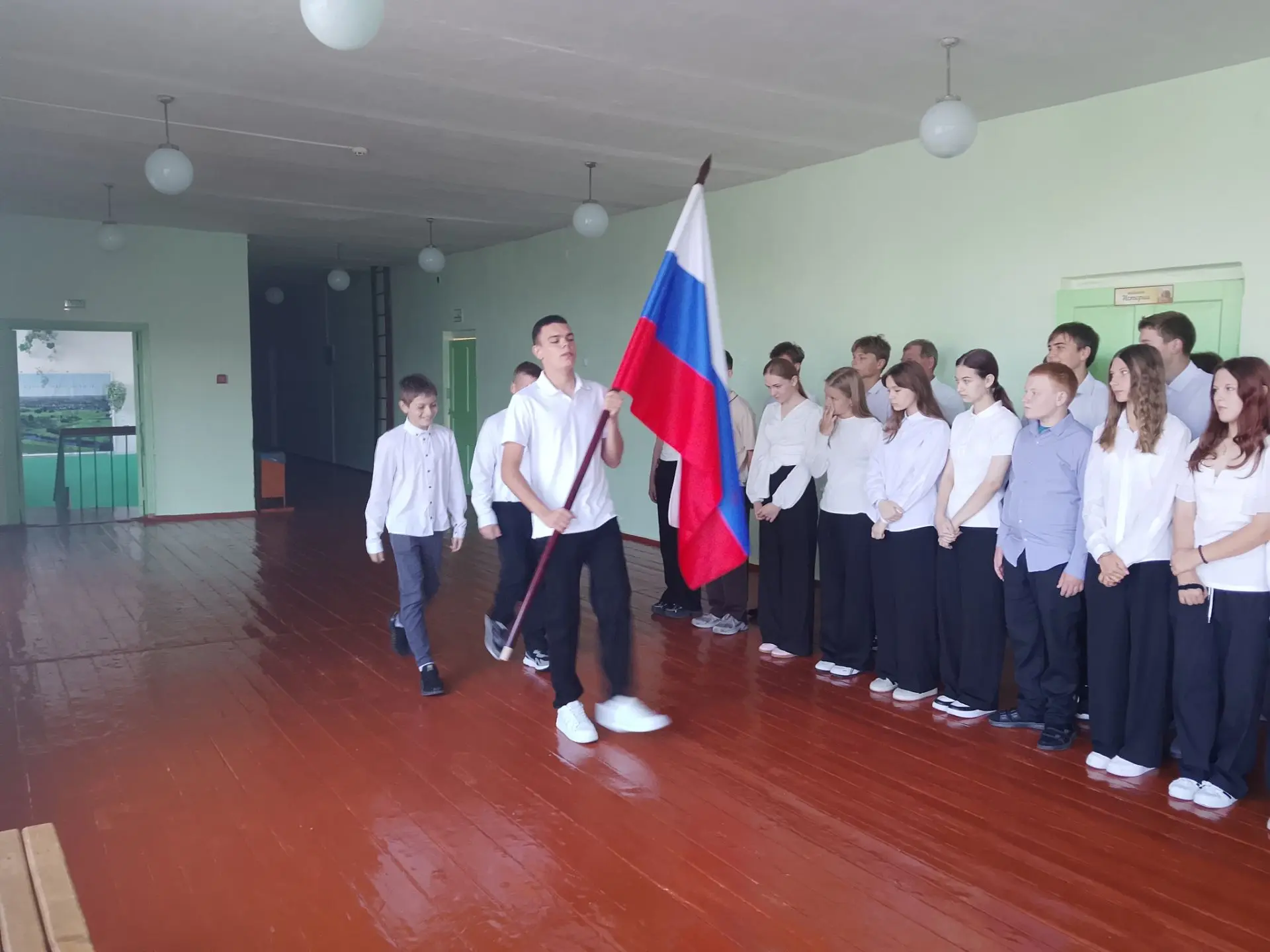 🎉 Торжественная линейка в МБОУ Ольховчанской СОШ