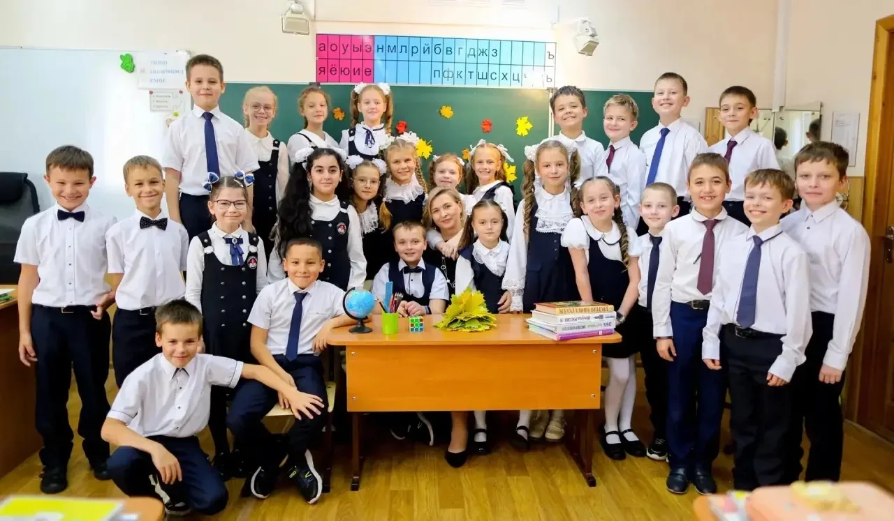 Родители учеников 4 "А" класса МОАУ "Гимназия № 3 им Л.Л. Михайленко" города Оренбурга   благодараря