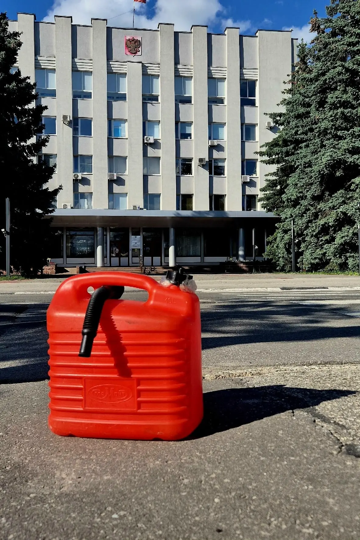 Принимает ли АДМИНИСТРАЦИЯ города какие либо меры по уригулированию вопроса связанного ...