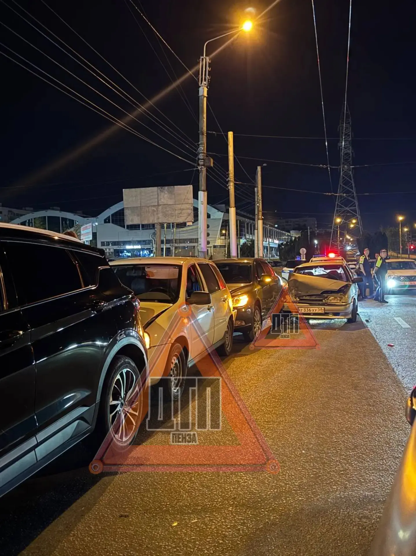 В микрорайоне Арбеково произошла массовая авария в пробке за бензином