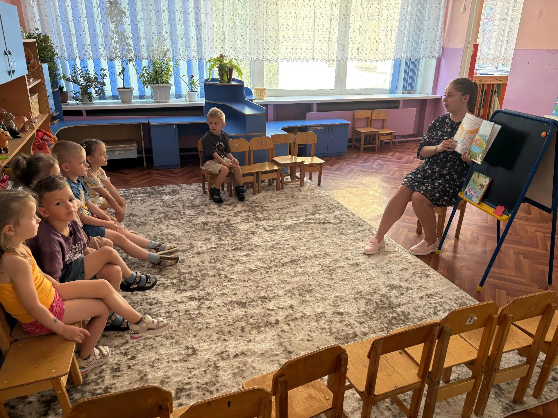 💧Сегодня в нашем детском саду прошёл тематический день "Кругом вода" 
🌊Ребята вместе с воспитателя