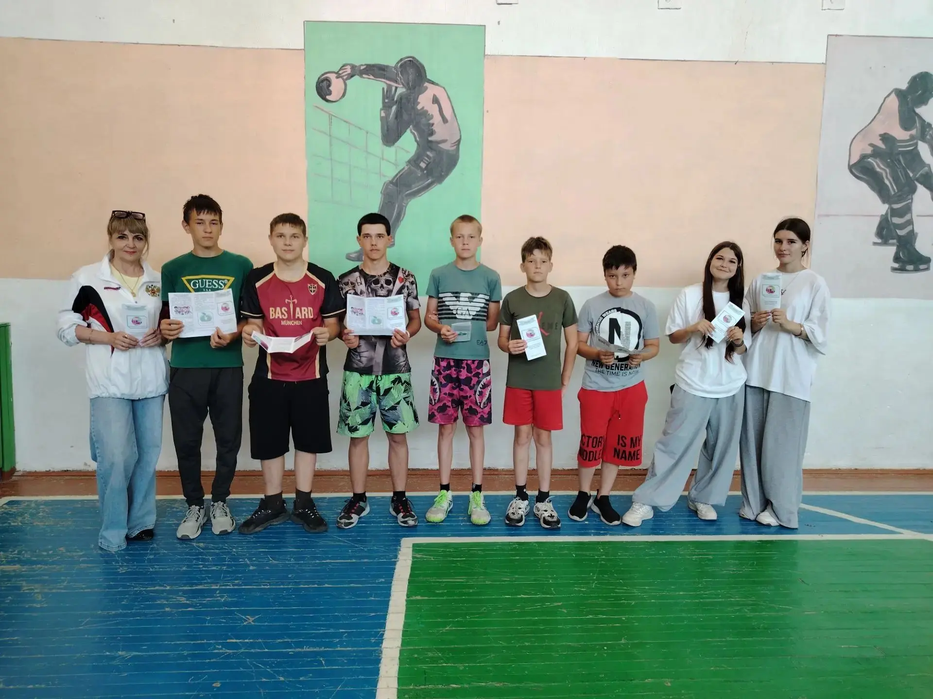 «Спорт против наркотиков! »  

15 июля спортзал  Дома Культуры села Еленинка наполнился энергией и п