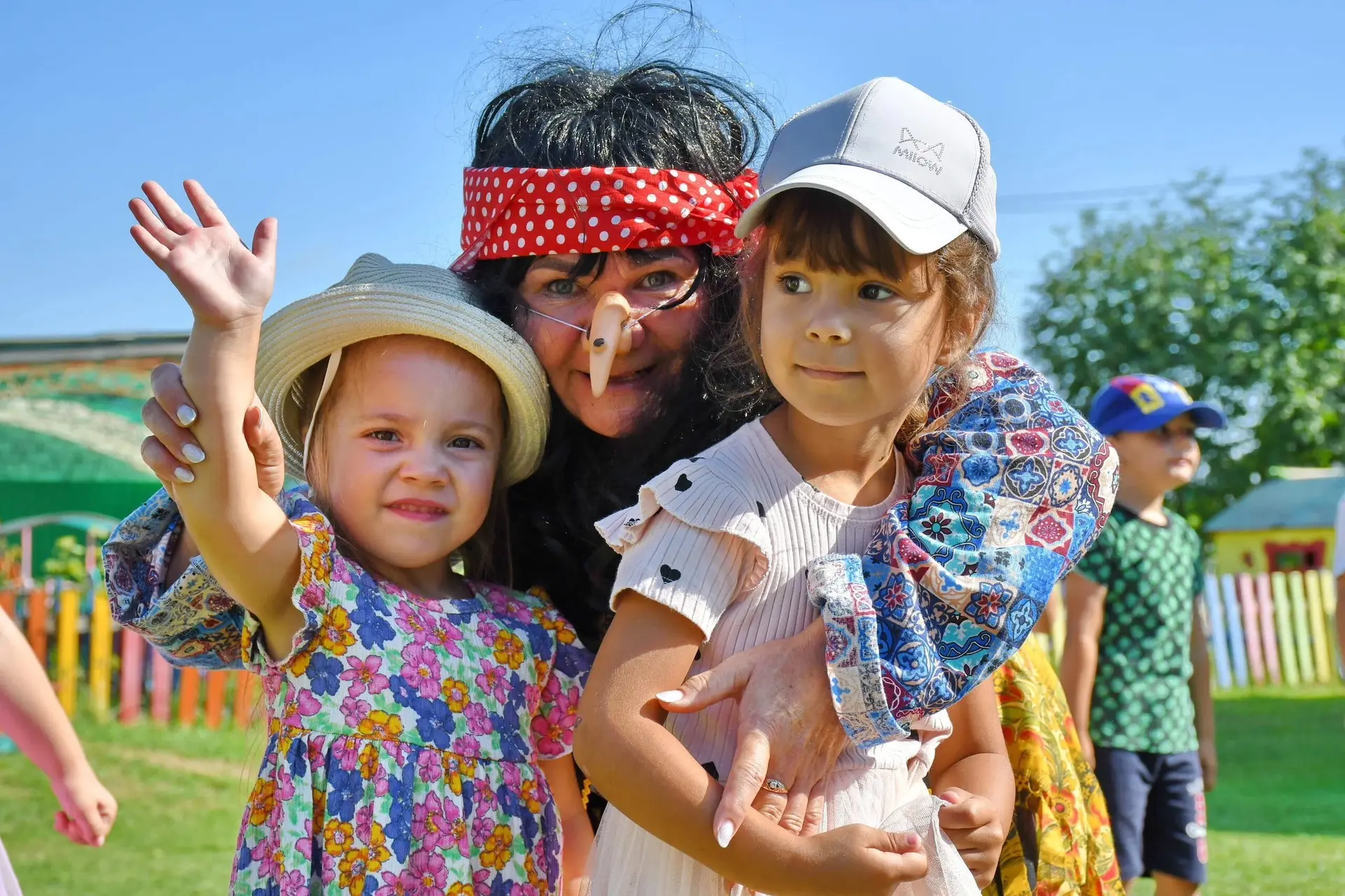 Сегодня в нашем детском саду царила настоящая сказочная атмосфера! 
Прошло увлекательное развлечени