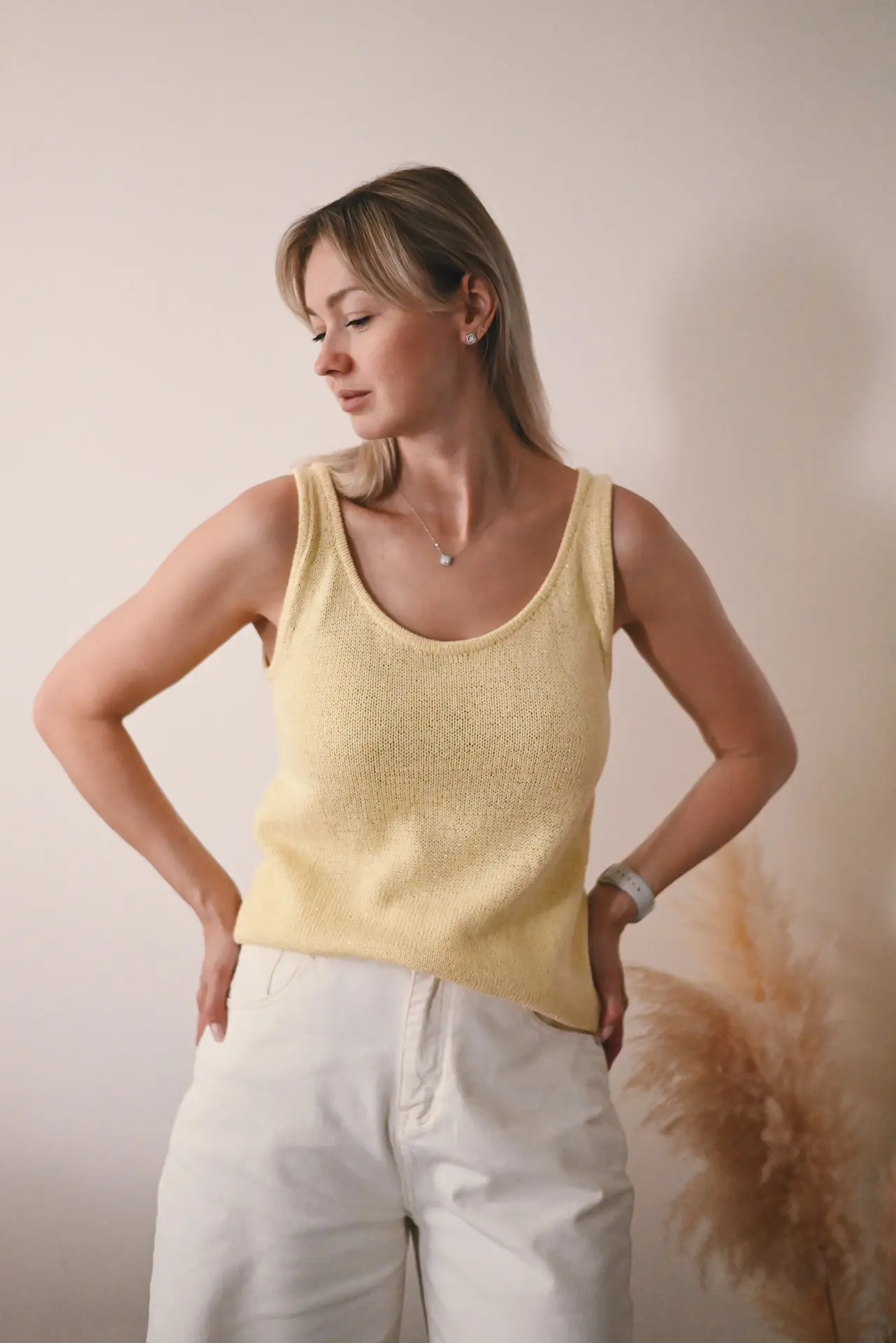 Второй топ связан из Lana Grossa Filo Lurex (145 м/50 г) @salon_ili_ili 

На мне размер S, расход ро