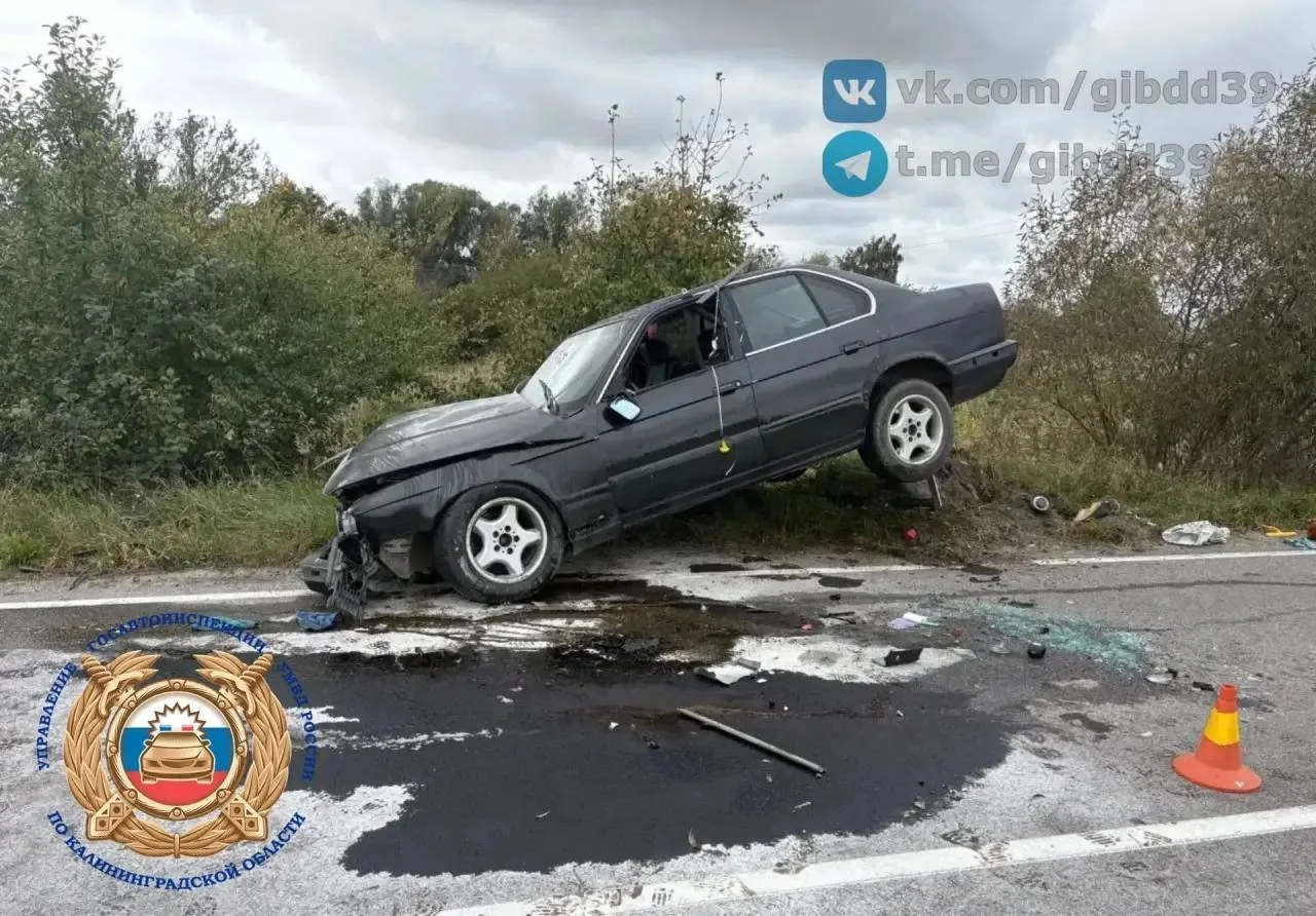 Сегодня утром под Кубановкой 24-летний водитель «БМВ» улетел с дороги вправо и влетел в...