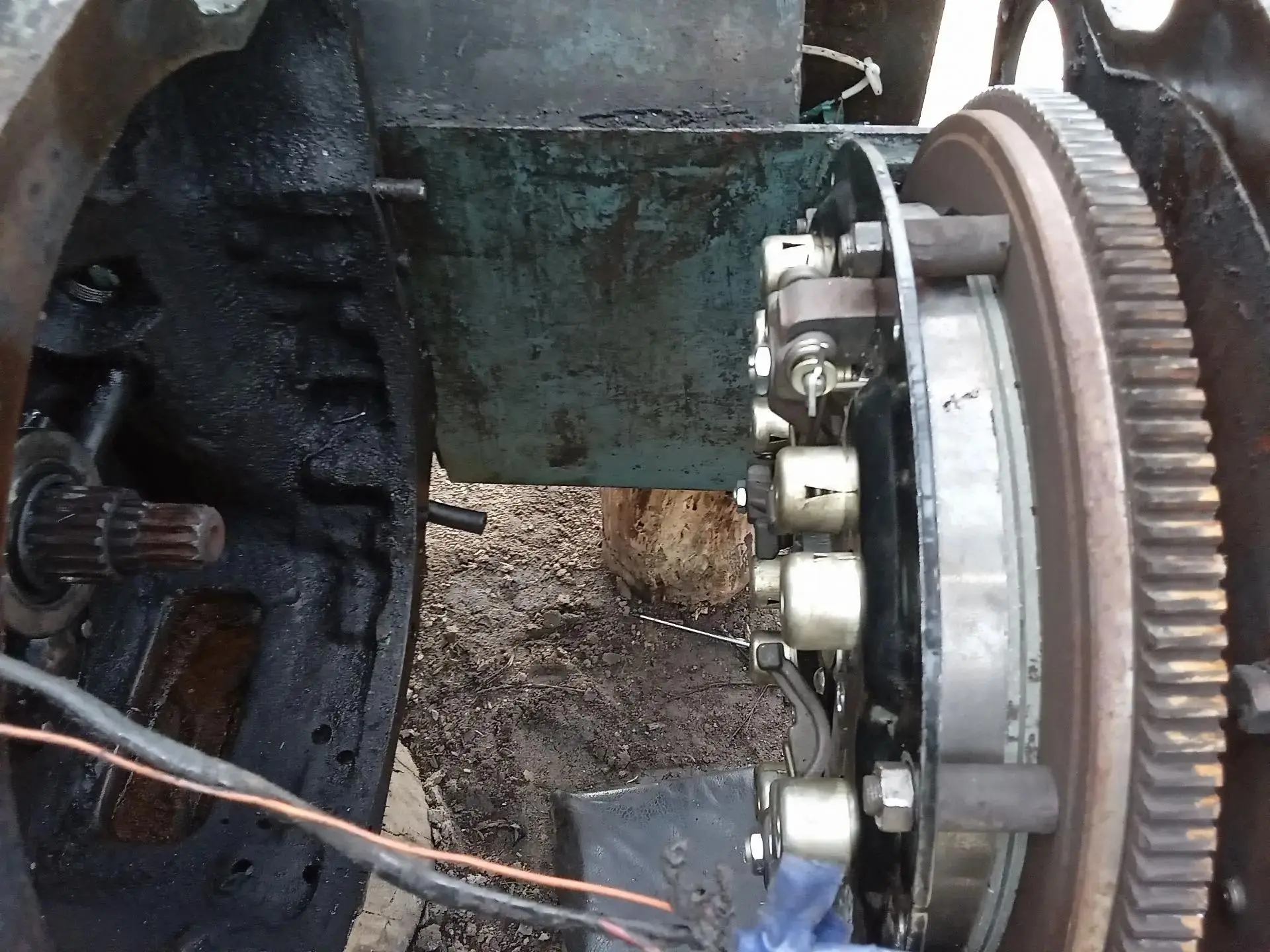 🚜 Специалисты ВКУ‑4 успешно провели ремонтные работы на экскаваторе ЭО 26‑23 на ВНС пгт. Тесово-Нет