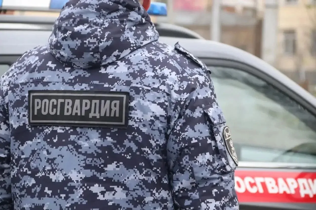 Росгвардейцы оказывают помощь спасателям при частичном обрушении жилого дома в Сызрани  ➡️В Самарско