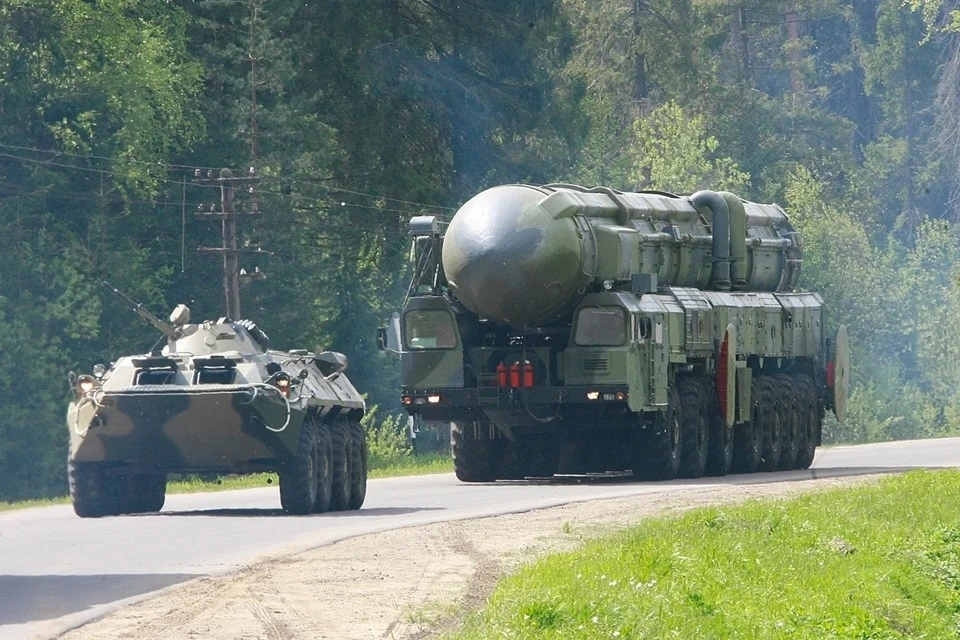 Ядерное оружие России на территории Белоруссии создаёт противовес неонацистской Украине и группировк