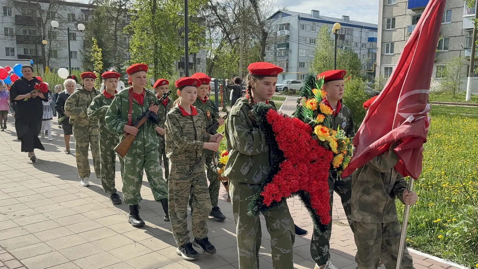 Курсанты ВПК «Витязи» МАОУ СОШ им. С. Е. Кузнецова. В этих ребятах — крепость характера и преданност