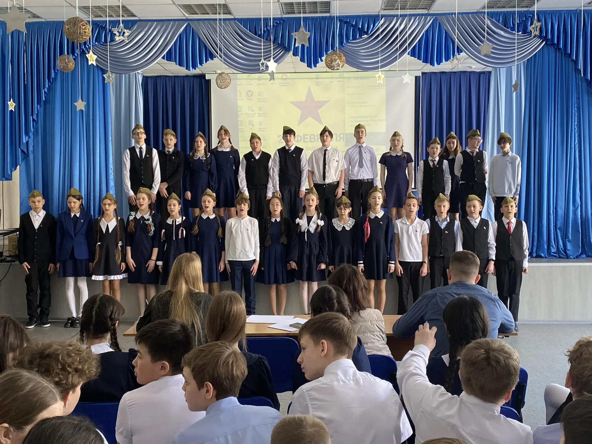Военно-патриотический конкурс песни «Битва хоров»  Накануне Дня защитника Отечества в нашей школе пр