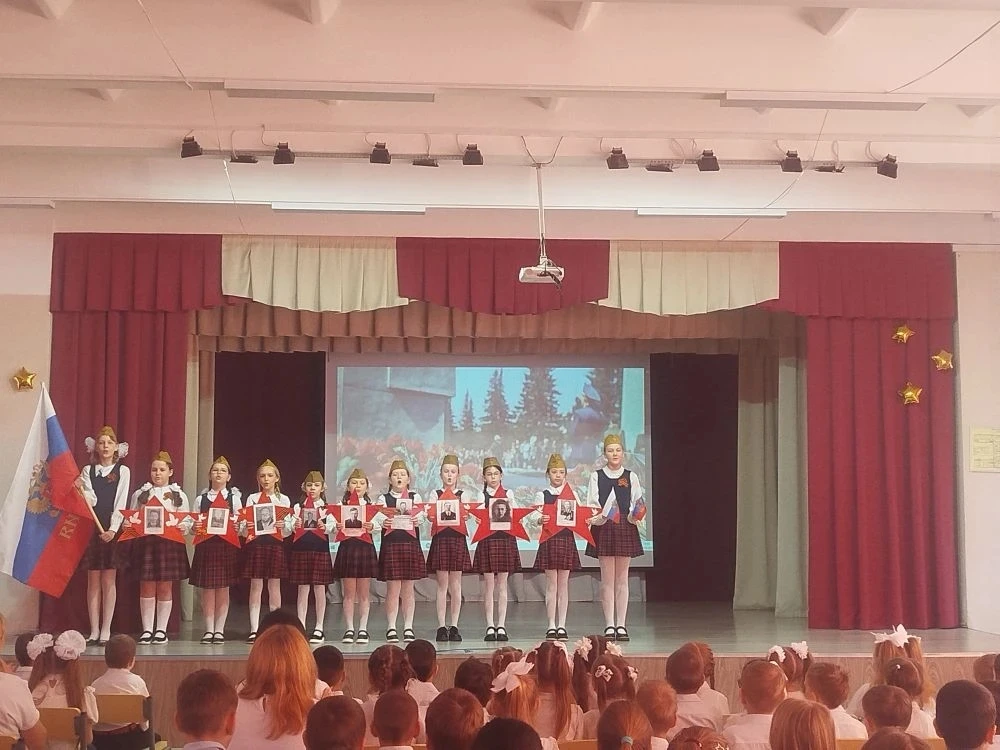 🇷🇺Закрытие акции "Часовой у знамени Победы"🇷🇺  В нашей школе прошло торжественное закрытие Всероссий