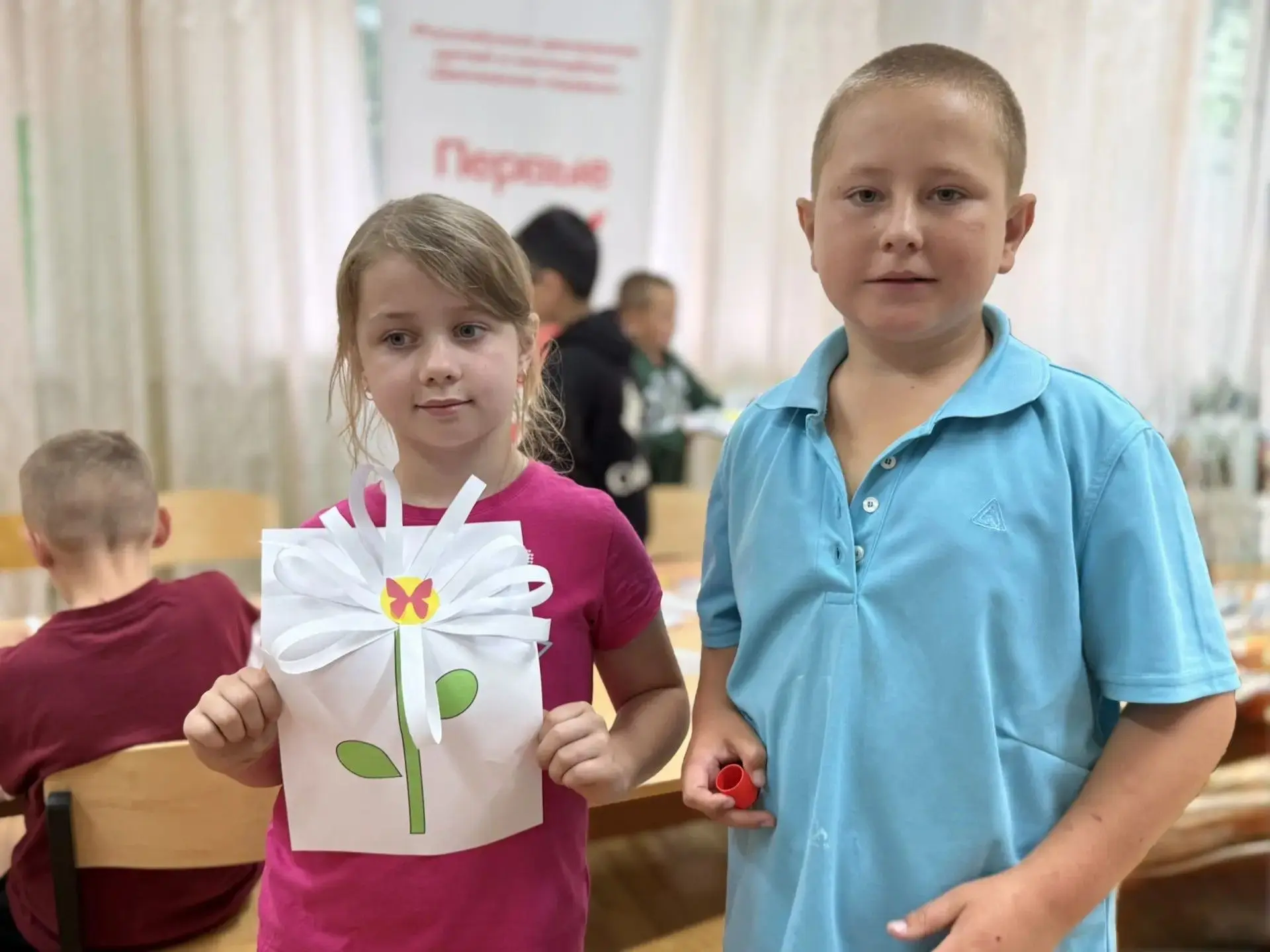 Лепестки любви и тепла❤️ 

Сегодня наш день начался с улыбок и творчества! Мы отправились в гости к 