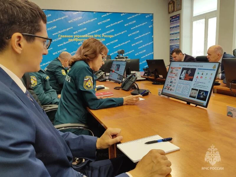 Накануне Всероссийского открытого урока культуры безопасности специалисты МЧС России пр...