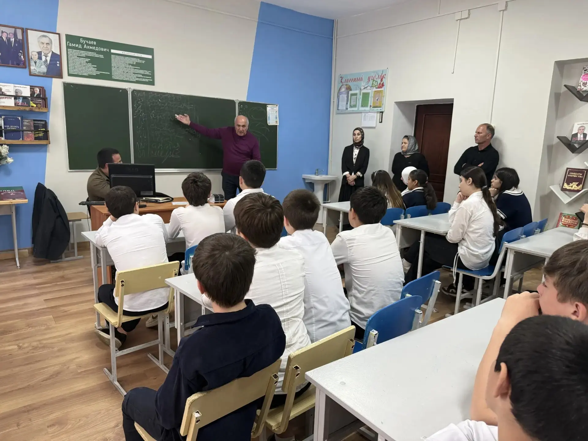 📚✨ Сегодня в Нижнеказанищенской школе ✓ 2  состоялась важная встреча с кандидатом исторических наук,