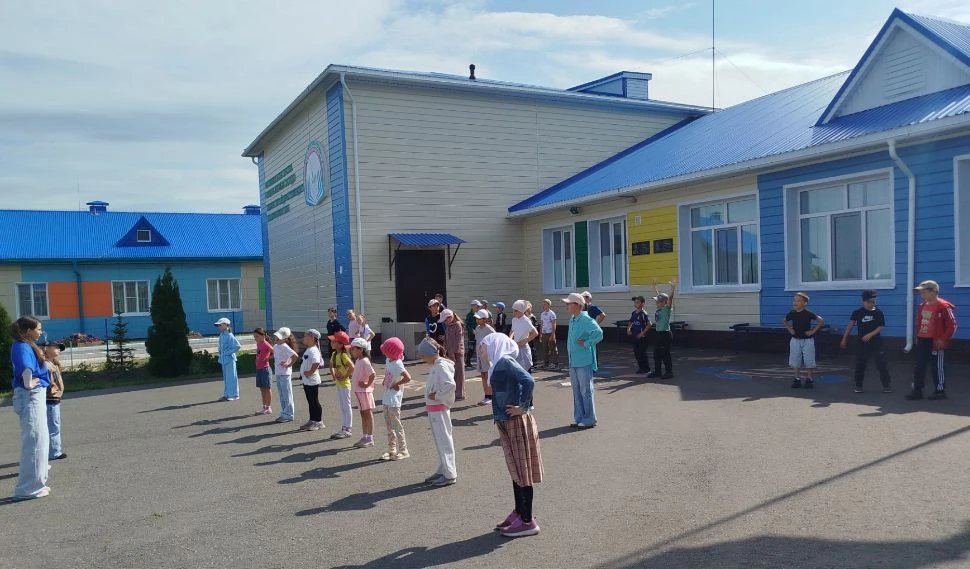 Лагерьның 20 нче көне Беренчеләр хәрәкәтенә багышланды. Көндәгечә лагерь иртәнге зарядка ясаудан һәм