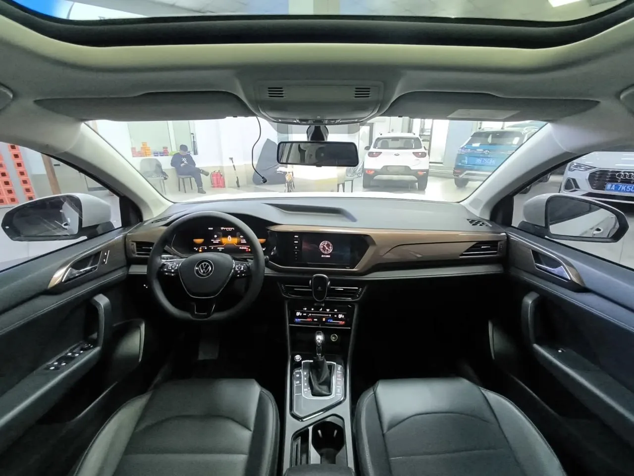 В ПРОДАЖЕ: Volkswagen Tharu 280TSI за 1.855.000! 🇨🇳  • 2022/02 • 1.4 л. бензин/2WD/150 л.с./робот • 