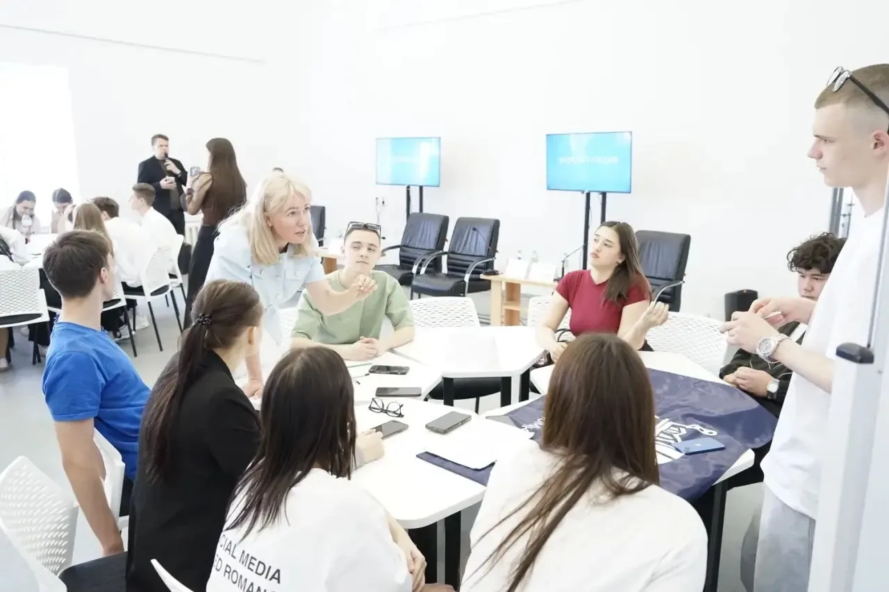 🤝 Проект под названием «Мы»  🎓 Студенты ПривГУПС в ходе межвузовской панельной дискуссии «Укрепление
