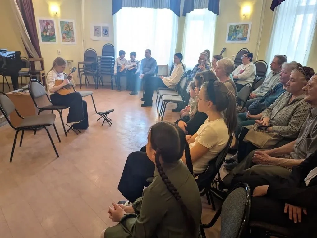 🎖️ «Мы помним...»: юные артисты поздравили ветеранов

В канун Дня Победы учащиеся класса домры и ги
