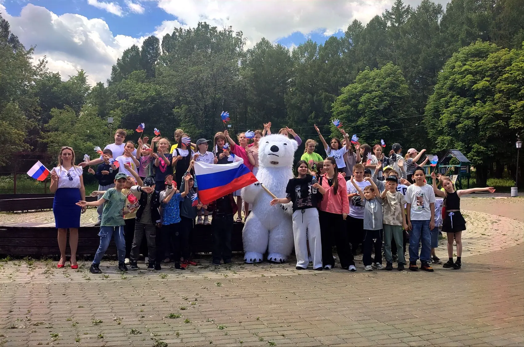 Педагоги дополнительного образования муниципального детского подросткового центра № 5 «Бригантина» п