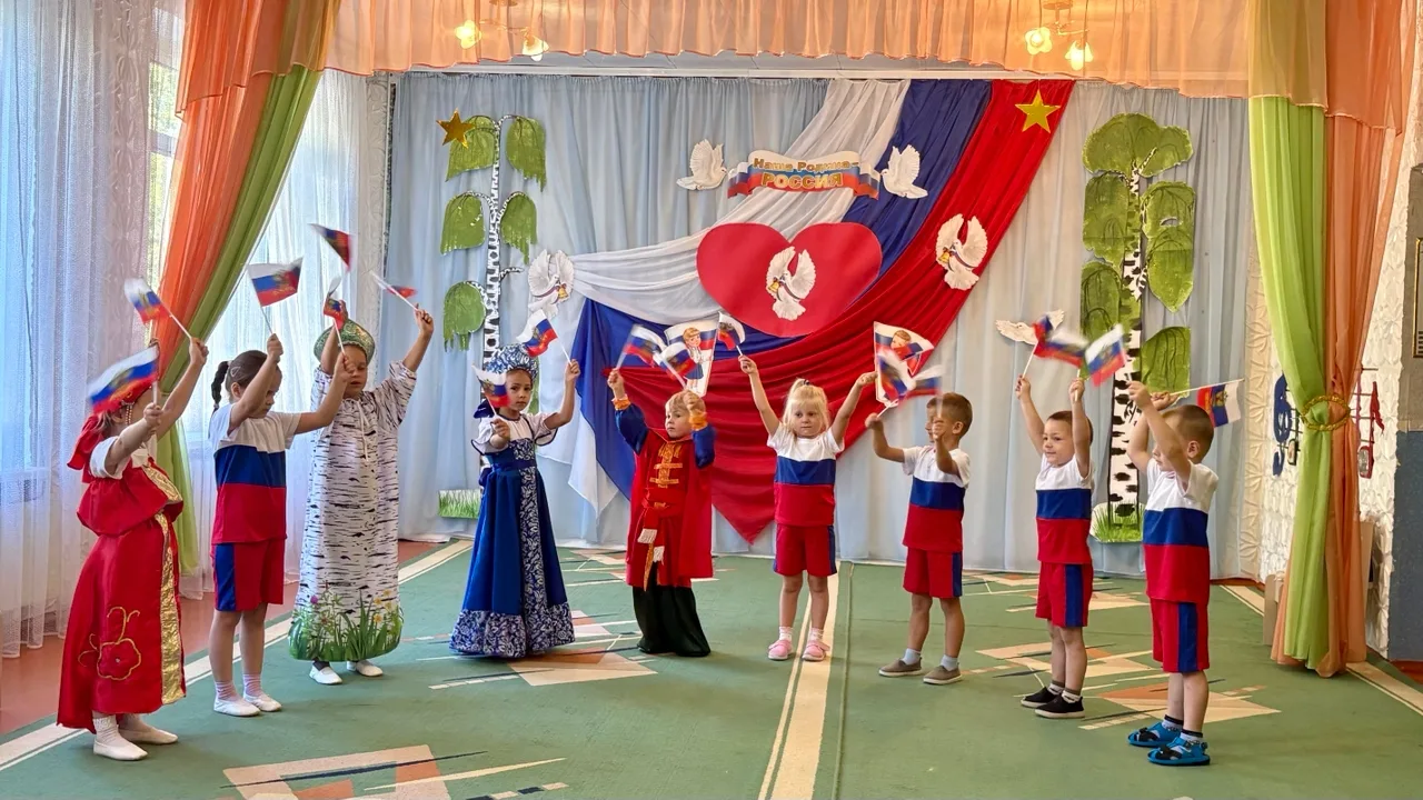🇷🇺"Российский флаг – мост дружбы народов"!