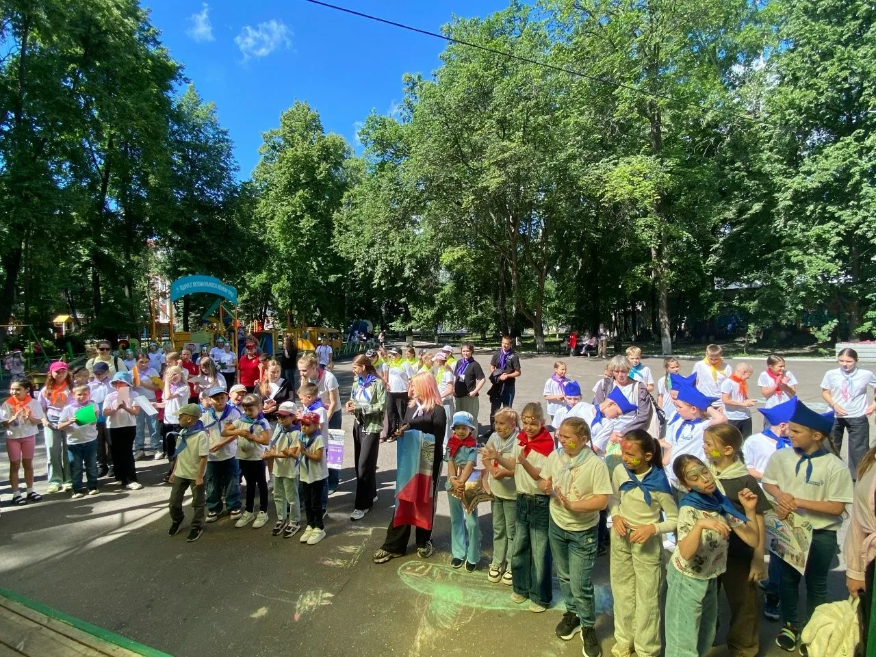 🎉 На базе МБУ ДО «ЦРТДиЮ им. А. Матросова» состоялся городской слёт лагерей с дневным пребыванием д