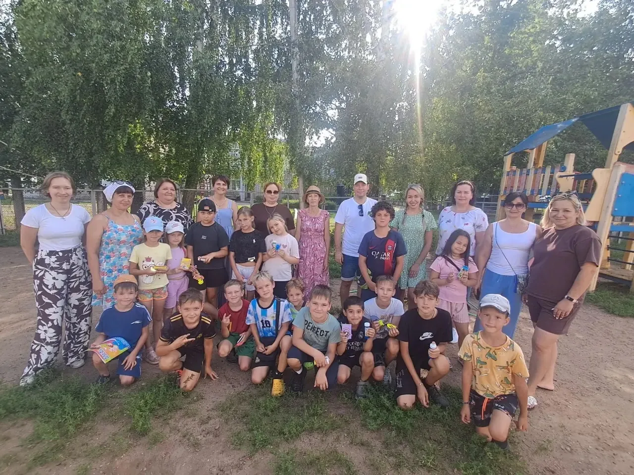 🎉 Дворовые игры — это всегда море эмоций и веселья! 🎉

Педагоги Первой школы в третий раз за лето 