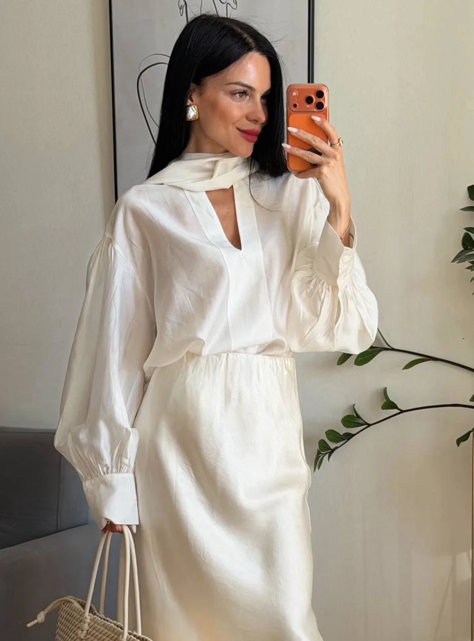 Блуза из Лиоцелла как в ZARA

Показывала вам эту блузу в обалденном Сиреневом Цвете - Обзор тут , и 