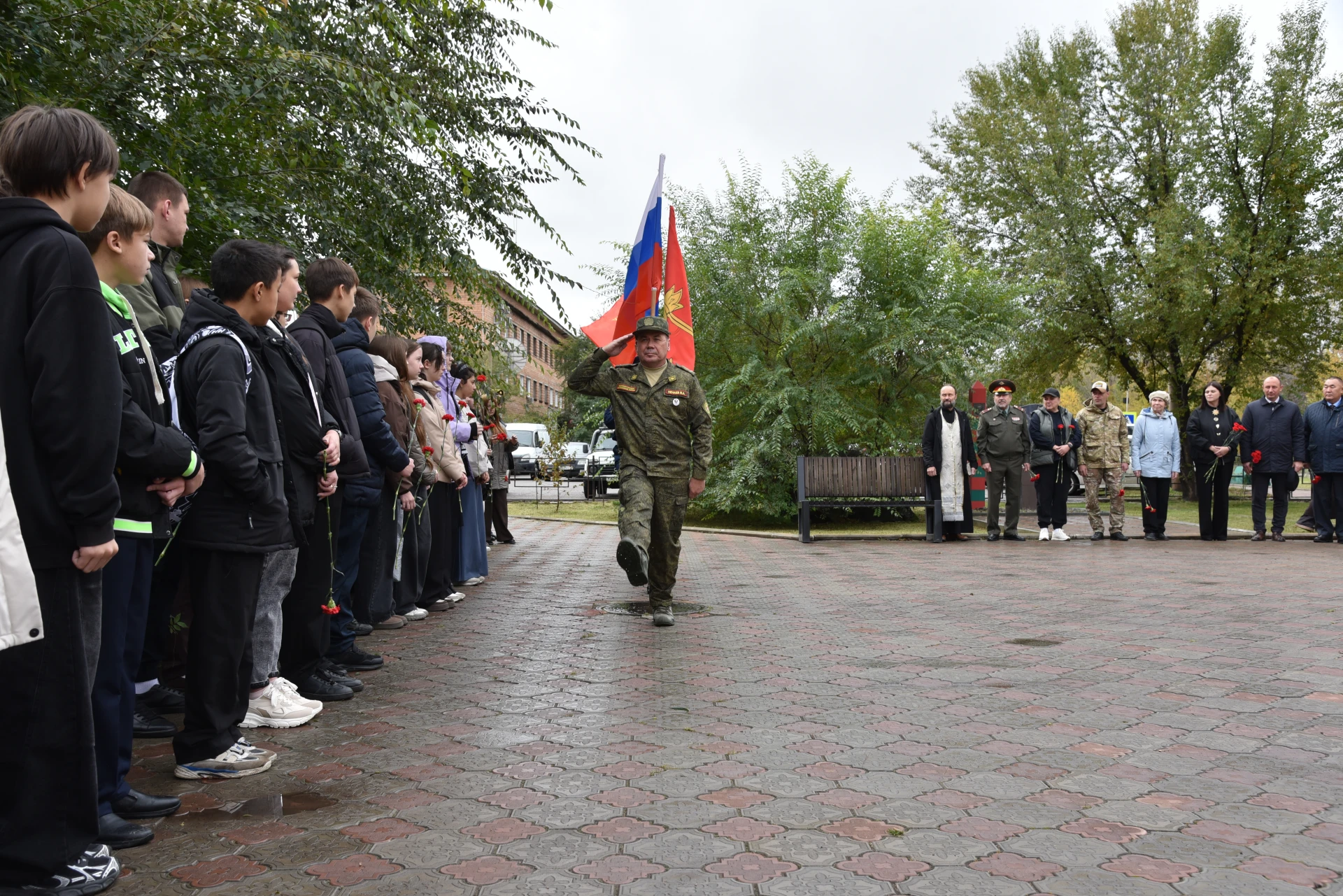 Защитникам Родины