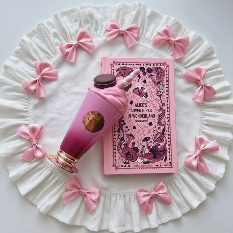 💖💖💖 Утро доброе!
💖💖💖Начала читать «Алису в стране чудес» на английском! 🐰Признаюсь, мой урове