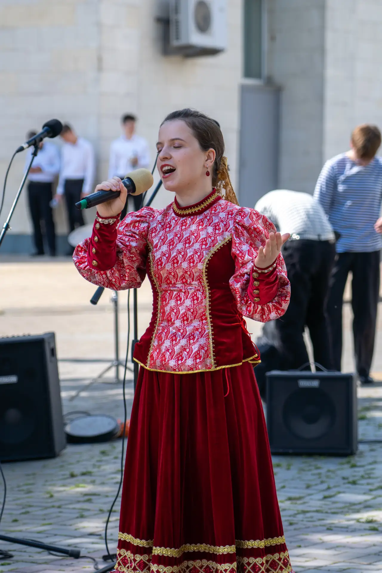 В БГТУ им. Шухова прошёл концерт ко Дню России 🇷🇺🎶

В преддверии праздника в университете состоял