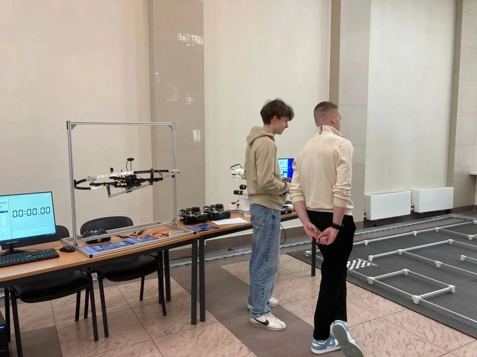 🧑‍💻Обучающиеся 10 «В» ИТ-класса посетили Международный фестиваль отраслевой науки CIFR 2026 в Москов
