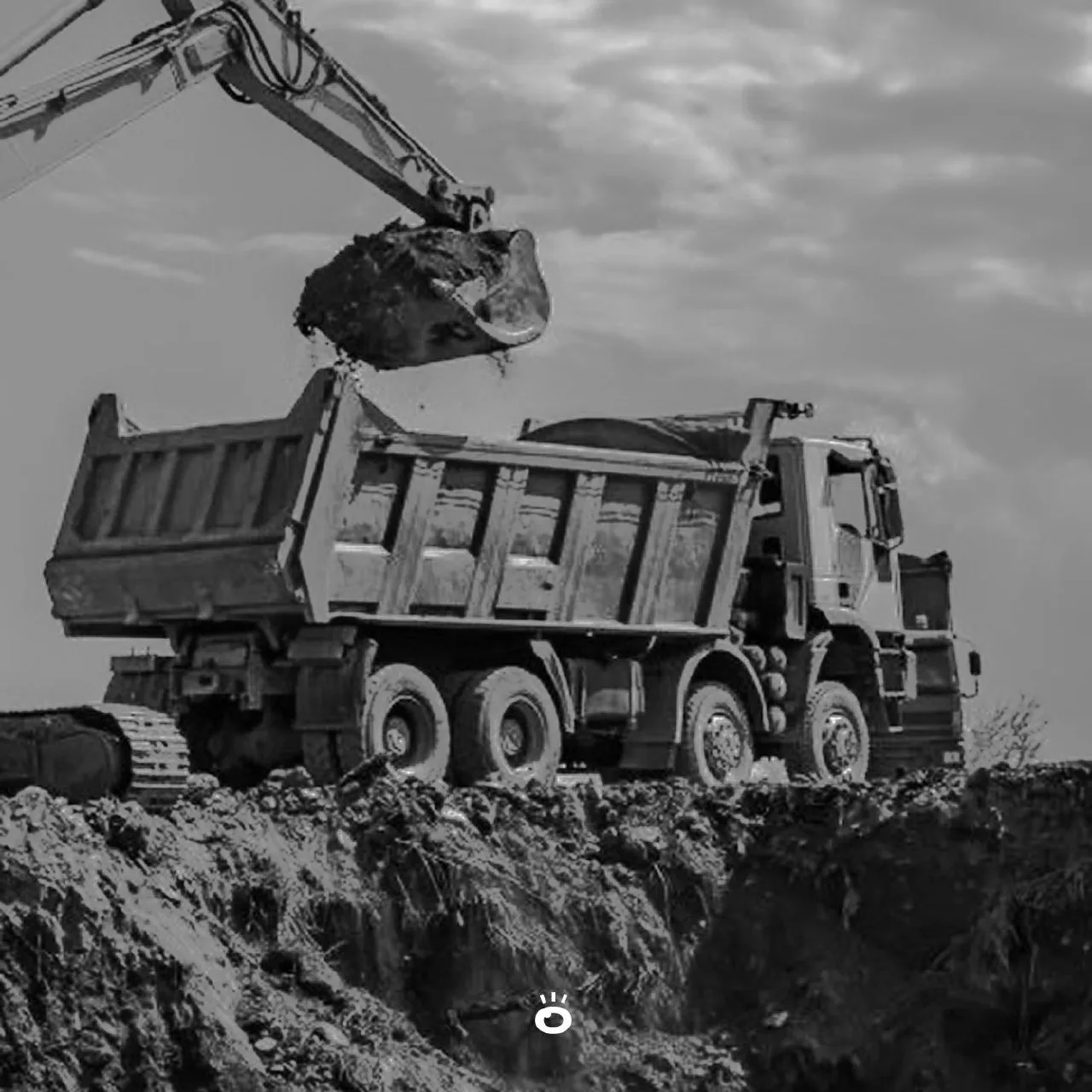 ✏️В Забайкалье ищут водителя самосвала на зарплату от 210 тысяч рублей.

▫️Зарплата: 210 000 ₽ за ме